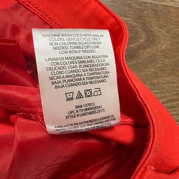 The Limited NWT Women's Tailored Shorts, Red, Size 4, 4.5" Inseam Summer - Picture 10 of 10